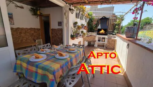 Attic, Walk to Park Güell, Sagrada Familia, Metro nearby