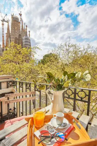 BBarcelona Sagrada Familia Garden Apartment
