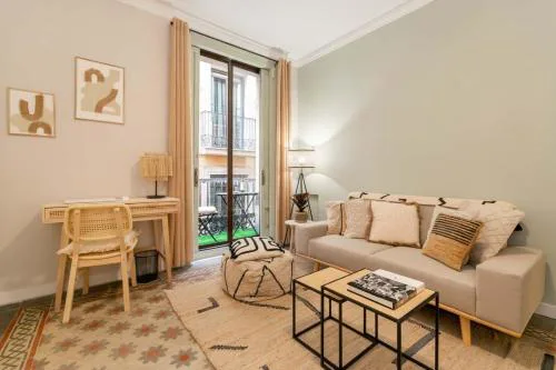 BOLIVIA. NEWLY RENOVATED FULL APARTMENT WITH BRIGHT TERRACE