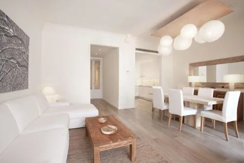 Casanova Charm 4BDR Apartment
