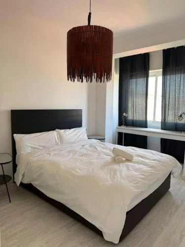 City Center 3 Bedroom Apartment!