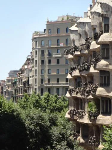 Claris Apartments