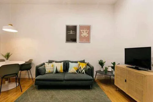 Cozy & Central Apartment