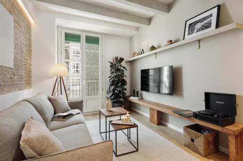 Ebre - 1 bedroom and balcony in Eixampre Esquerre