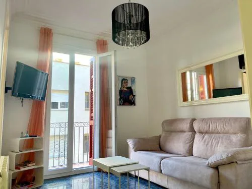 Elegantniy Poble Sec