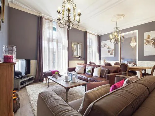 Exclusive apartment for 4 people in characteristic area of Barcelona