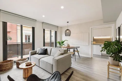 Falco - 2 bedrooms with shared pool in Les Corts