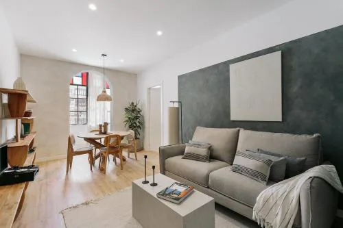 Faro - 2 bedroom in Eixample Esquerra