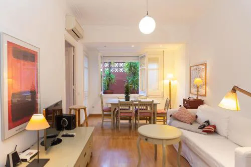 Filmoteca Sarria 1- wifi quiet bright comfi
