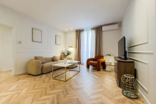 Four Petals Barcelona Boutique Apartments