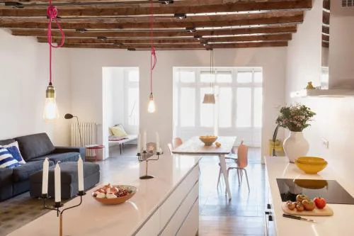 GuestReady - Acogedor piso al lado de Pl. Cataluña