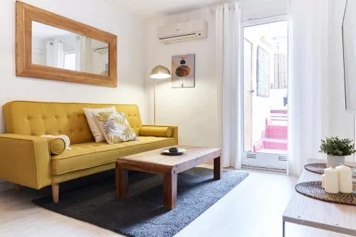 HA Diputació terrace apartment