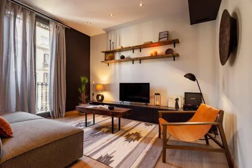 Hegra - 2 bedrooms, balcony in Eixample Esquerra
