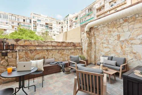 Jaiz - 2 bedrooms and terrace in Eixample Esquerra
