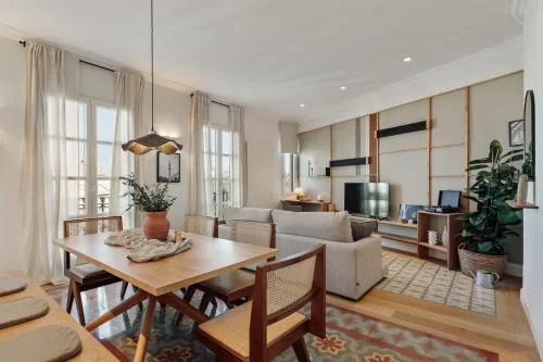 Karakoy - 2 bedrooms and balcony in Eixample Dreta