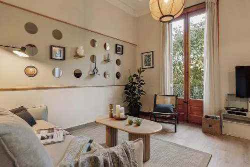 Kusku - 3 bedrooms and balcony in Eixample Dreta