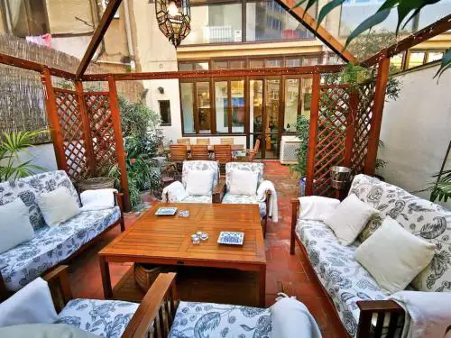 Large patio 4 bedrooms 4 bathrooms of which 3 en-suite