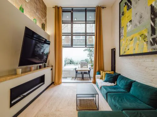 Luxury 2 Story Apartment Near Passeig de Gracia