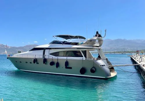 MotorYacht 21 avec équipage