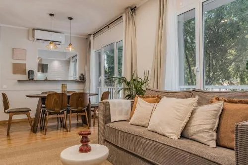 NEW Refurbished Modern Apartment