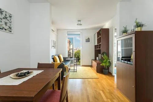 Relax In A Chic Apartment In Sants