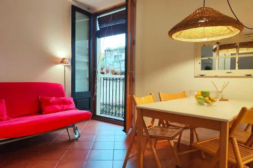 R.G. Central Tranquil 1BR apt. 2BEDS. La Rambla