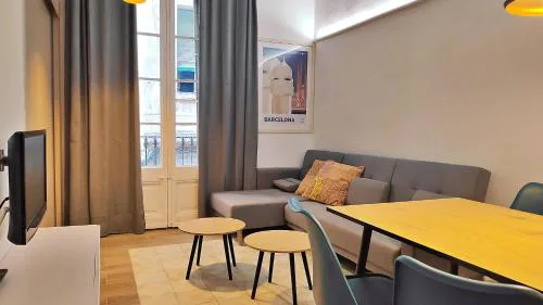 S3.Mercat Sant Antoni - Central Location. Metro L2