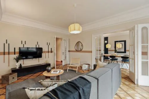 Sark - 3 bedrooms and balcony in Sant Gervasi