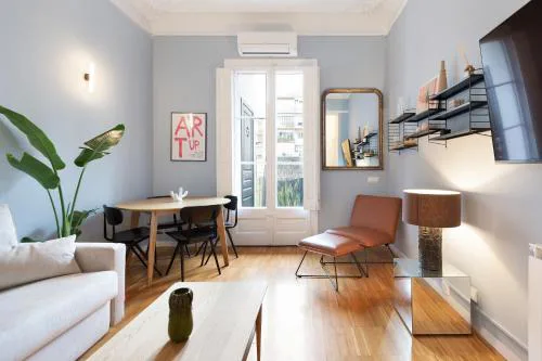 Señor Urgell Apartment by Olala Homes