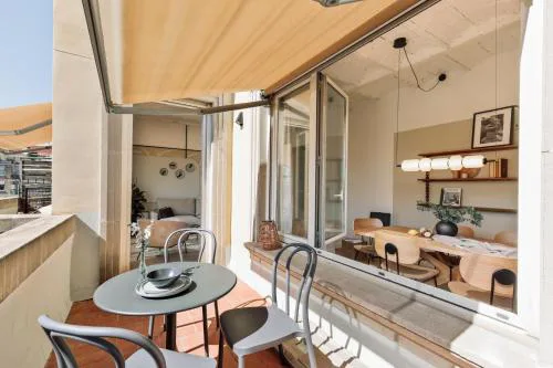Solea - 3 bedrooms and balcony in Eixample Dreta