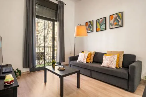 Stylish Apartment with Balcony in Central Barcelona