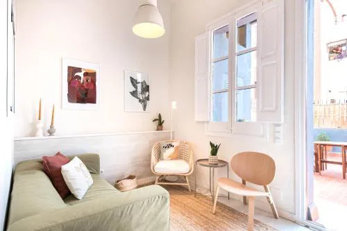 Sunny Apartment with Private Terrace in Gracia, Barcelona