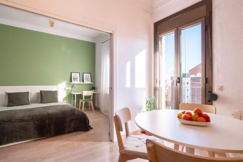 Sunny Apt Barcelona 22