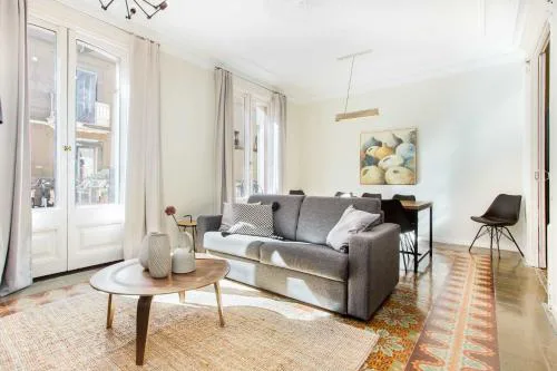 The Collection Barcelona - 4bedroom apart with balcony in Las Ramblas 1 1