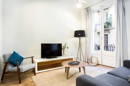 The Collection Barcelona - Bright and modern 4bedroom with terrace in Las Ramblas P2