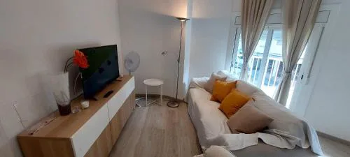 BRAVAHOLIDAYS-420-COLON, 2nd LINE BEACH, WIFI