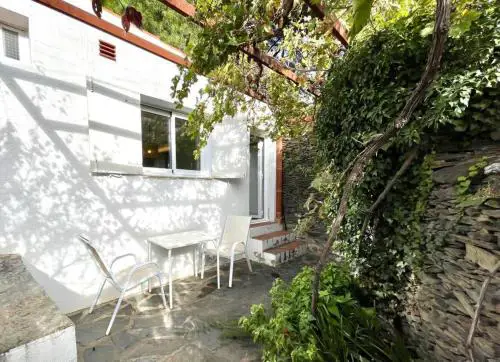 Loft céntrico de diseño en Cadaqués con patio