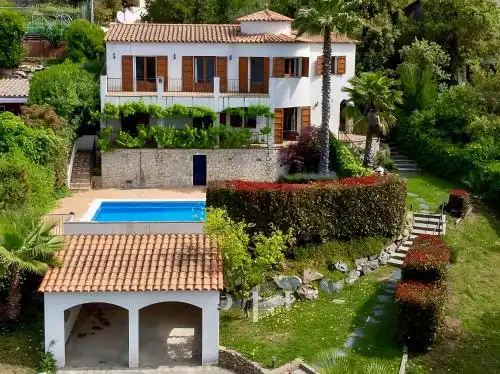 Beautiful Spacious Villa with Mountain View and Private Pool