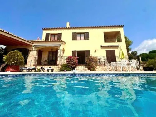 Villa Tranquila Large luxury 3 bedroomed 2 bathrooms private Villa with pool and Sea Views in Calonge Sant Antoni de Calonge