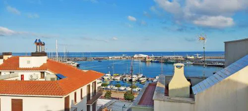 Ático espacioso en el Mediterráneo con vistas al puerto de Cambrils