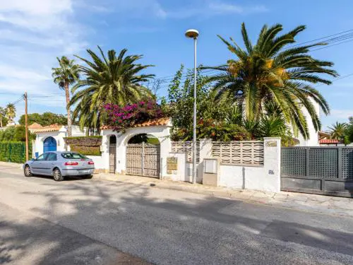 Holiday Home Desiree by Interhome