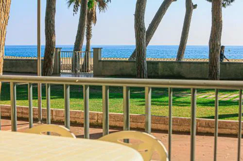 LITORAL COSTA DORADA - PINS I MAR Only families