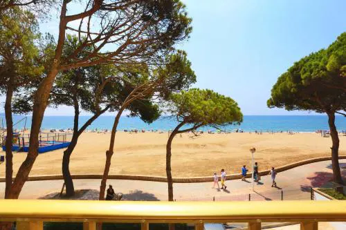 LITORAL COSTA DORADA - PLAYMAR Only families