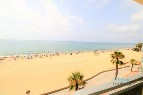 Sun Beach Costa D’or, facing the sea