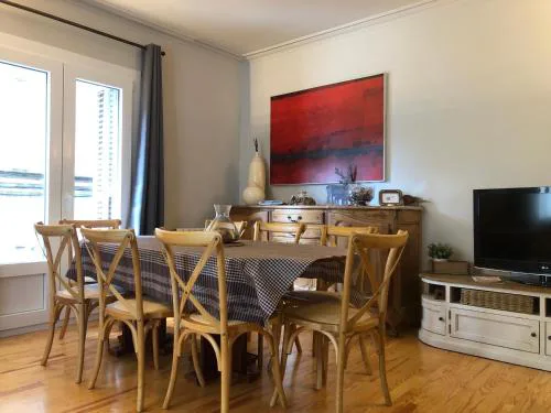 Maison Biscuit. Apartament a la plaça de la vila