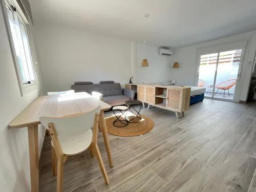 Beautiful renovated studio
