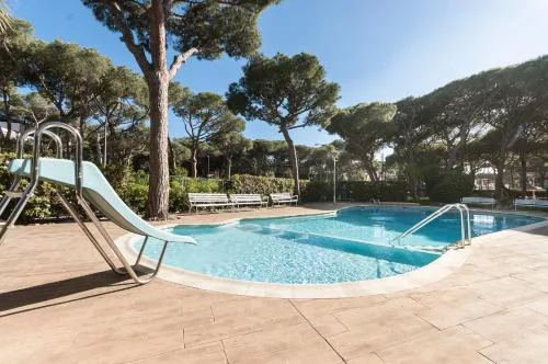 Lets Holidays POOL BBQ APARTMENT in CASTELLDEFELS