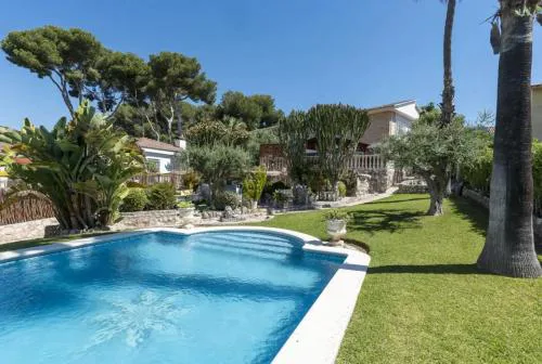 Catalunya Casas Superb Traditional Elegance walking distance to beach