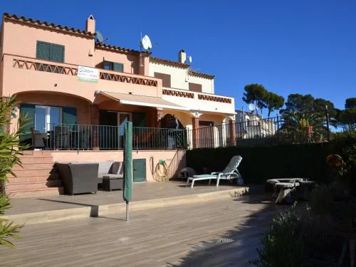 Casa bien cuidada con piscina comunitaria, terrazas y cerca de la playa en L'Estartit - ES-323-42