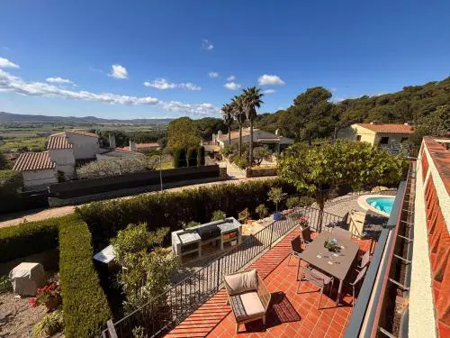 Casa en esquina con piscina privada en L'Estartit - ES-323-63